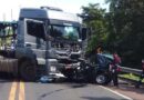 PRF encontra corpo de 4ª vítima em acidente entre Gol e caminhão na BR-163